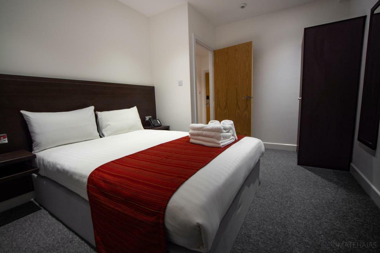 Somerville Apartments London Heathrow ฮิลลิงดัน ภายนอก รูปภาพ